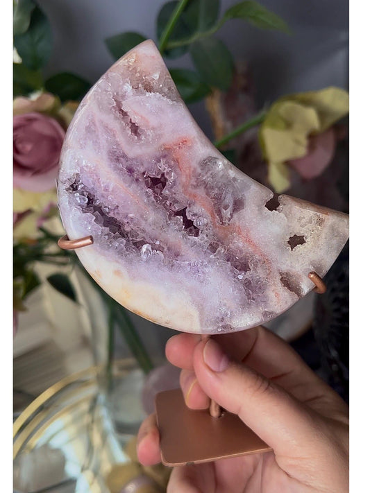 High grade, pink amethyst moon with purple quartz druze, rutile, sugar druzy formations and some red hematite lines 405g