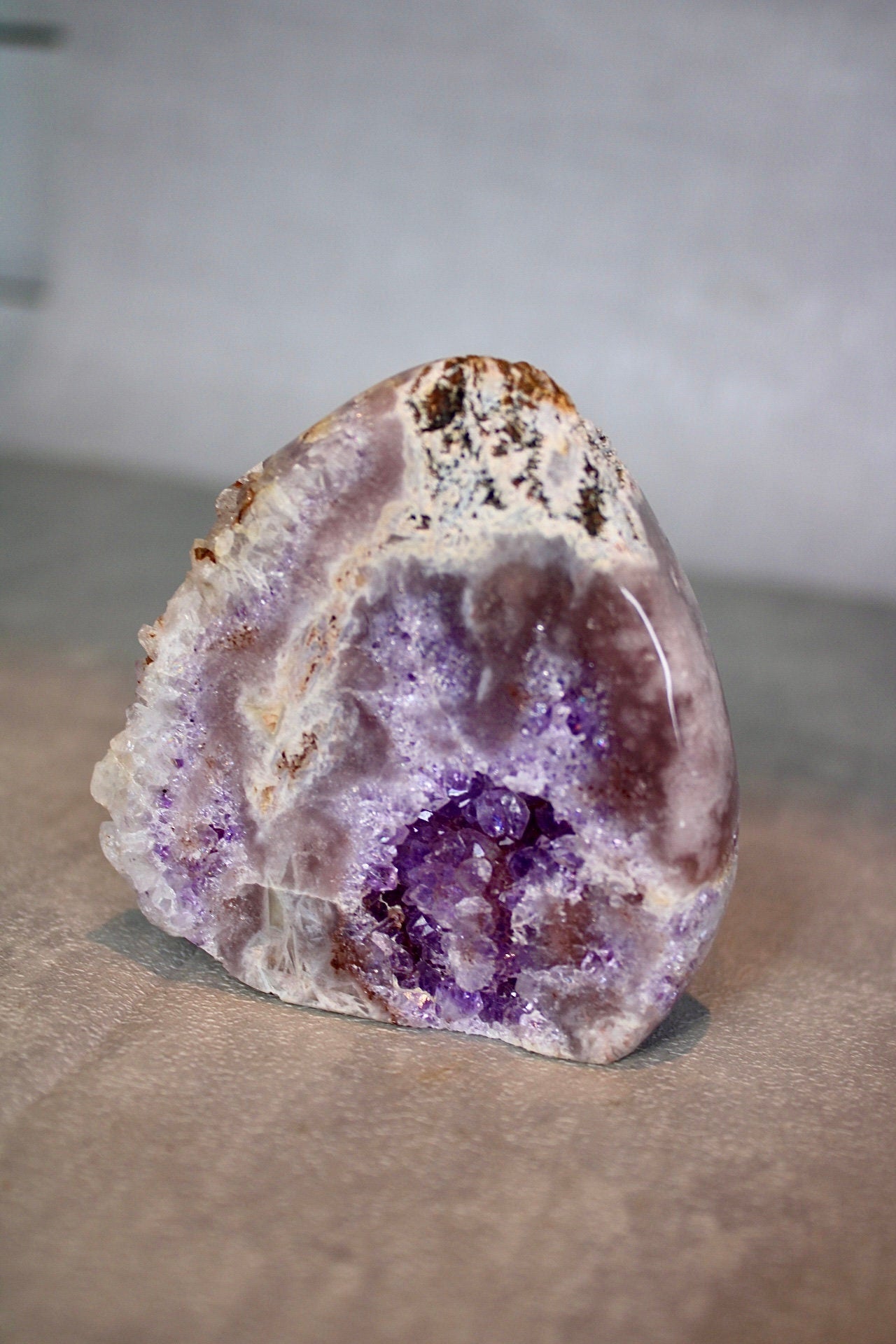 Extra high quality, purple, pink amethyst flame with quartz from brazil 220g 8cm (h) 8cm (w)
