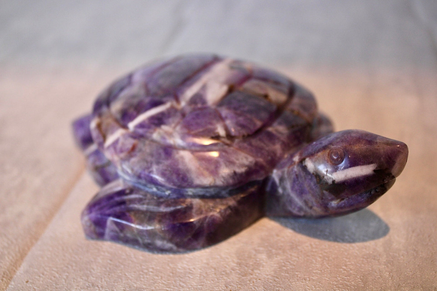 Large, Dream amethyst sea turtle carving 13CM (L) 10CM (L)