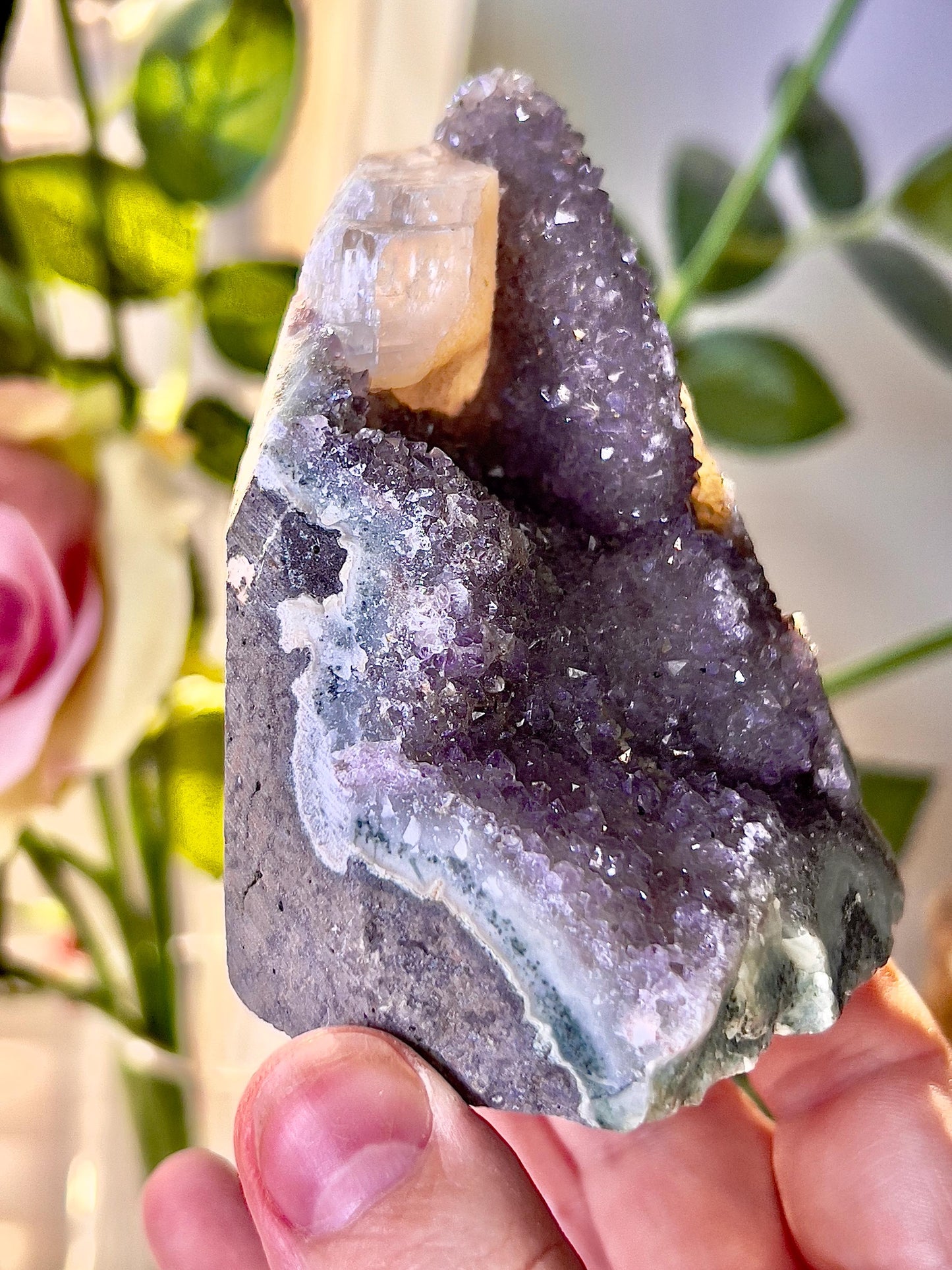 amethyst cutbase freeform with calcite 300g 9cm(h) 6cm(w)