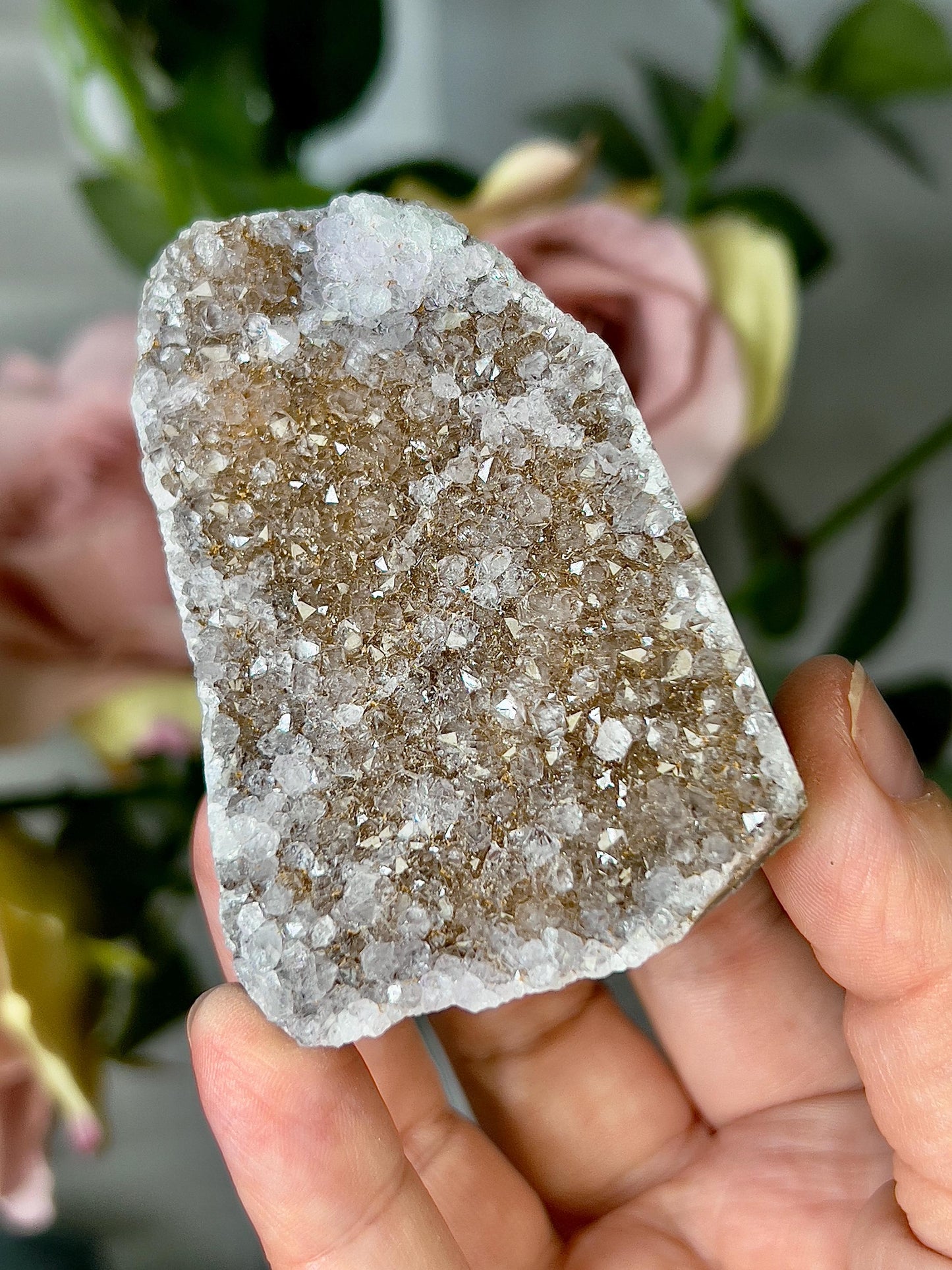 amethyst cutbase green toned freeform - 160g 7cm(h) 5cm(w)