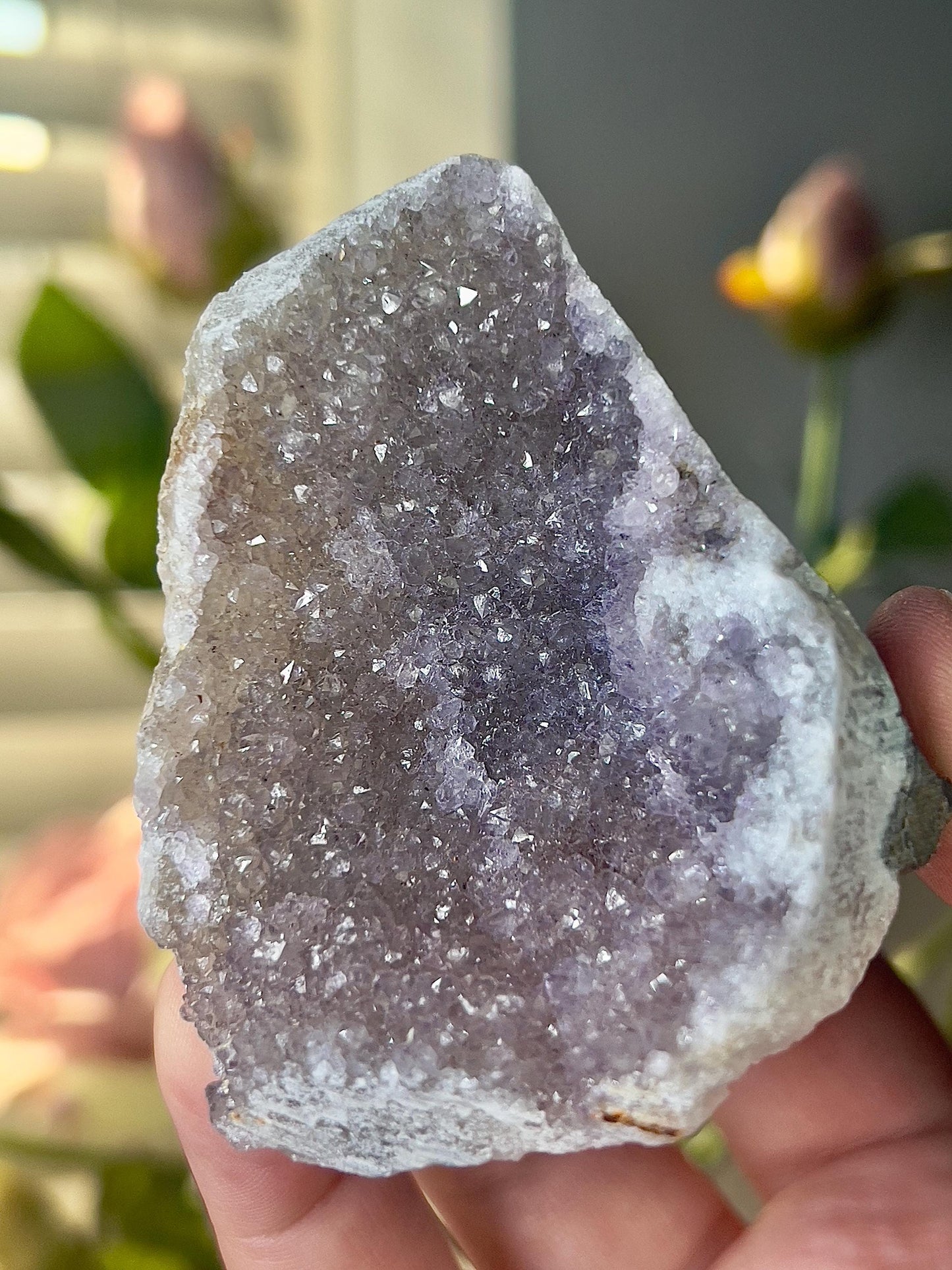 amethyst cutbase light pink toned freeform - 135G 6.5CM (H) 5CM (W)