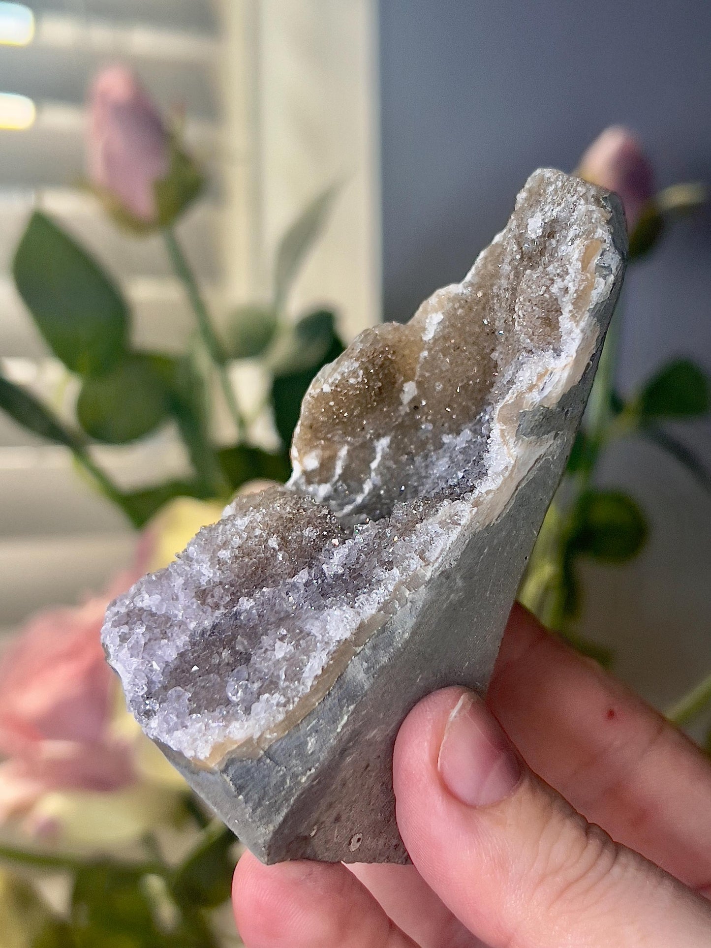 amethyst cutbase green toned freeform - 205g 9cm (H) 6.5cm (W)