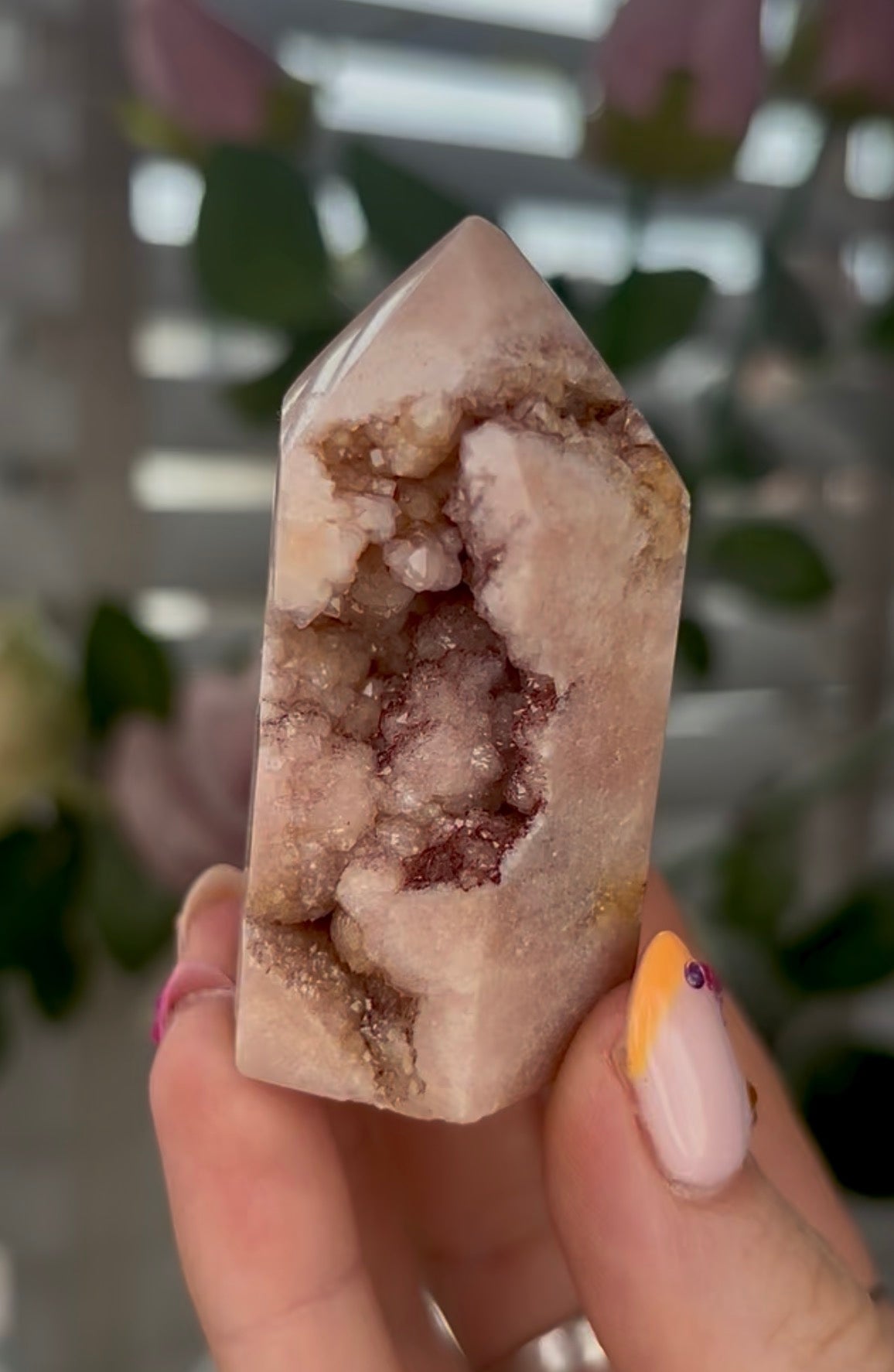 Beautiful, mini Pink amethyst tower