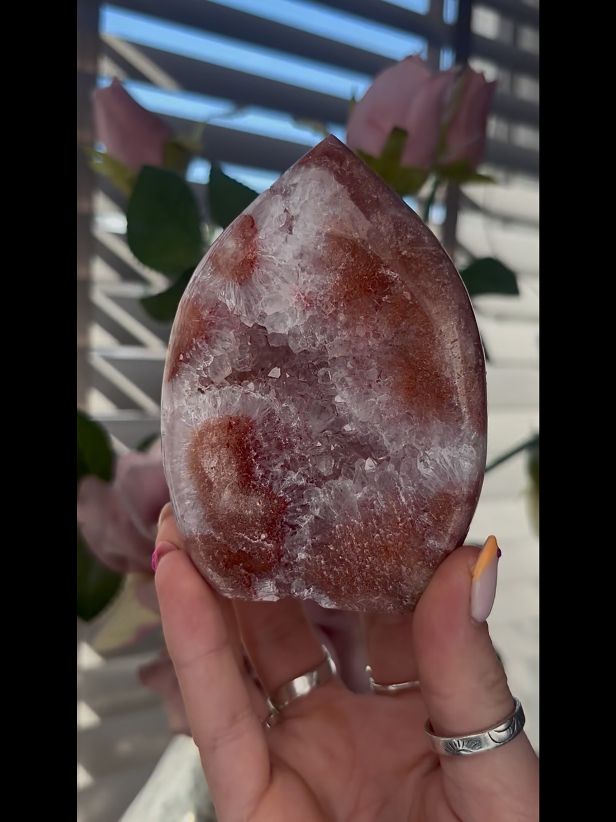 High grade, pink amethyst flame with in incredible quartz 325g (F4)