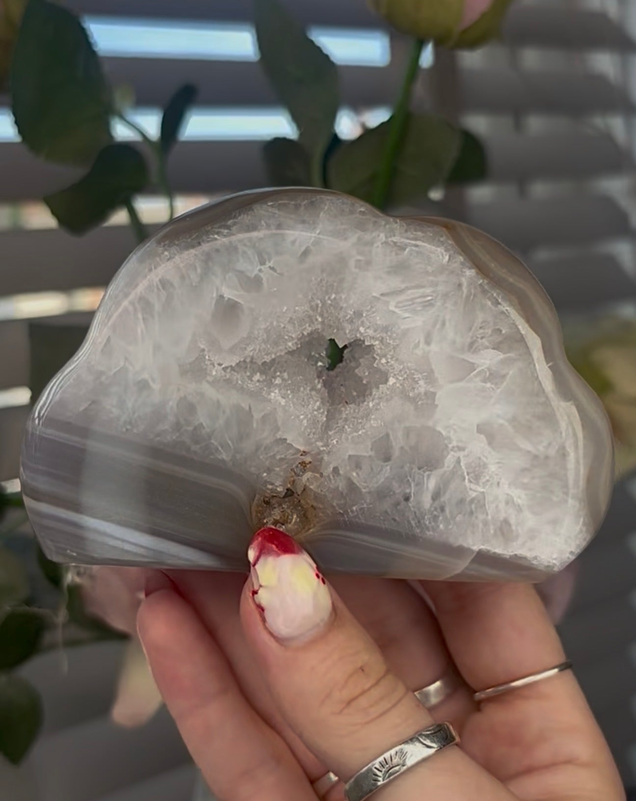 Beautiful, agate cloud with druzy