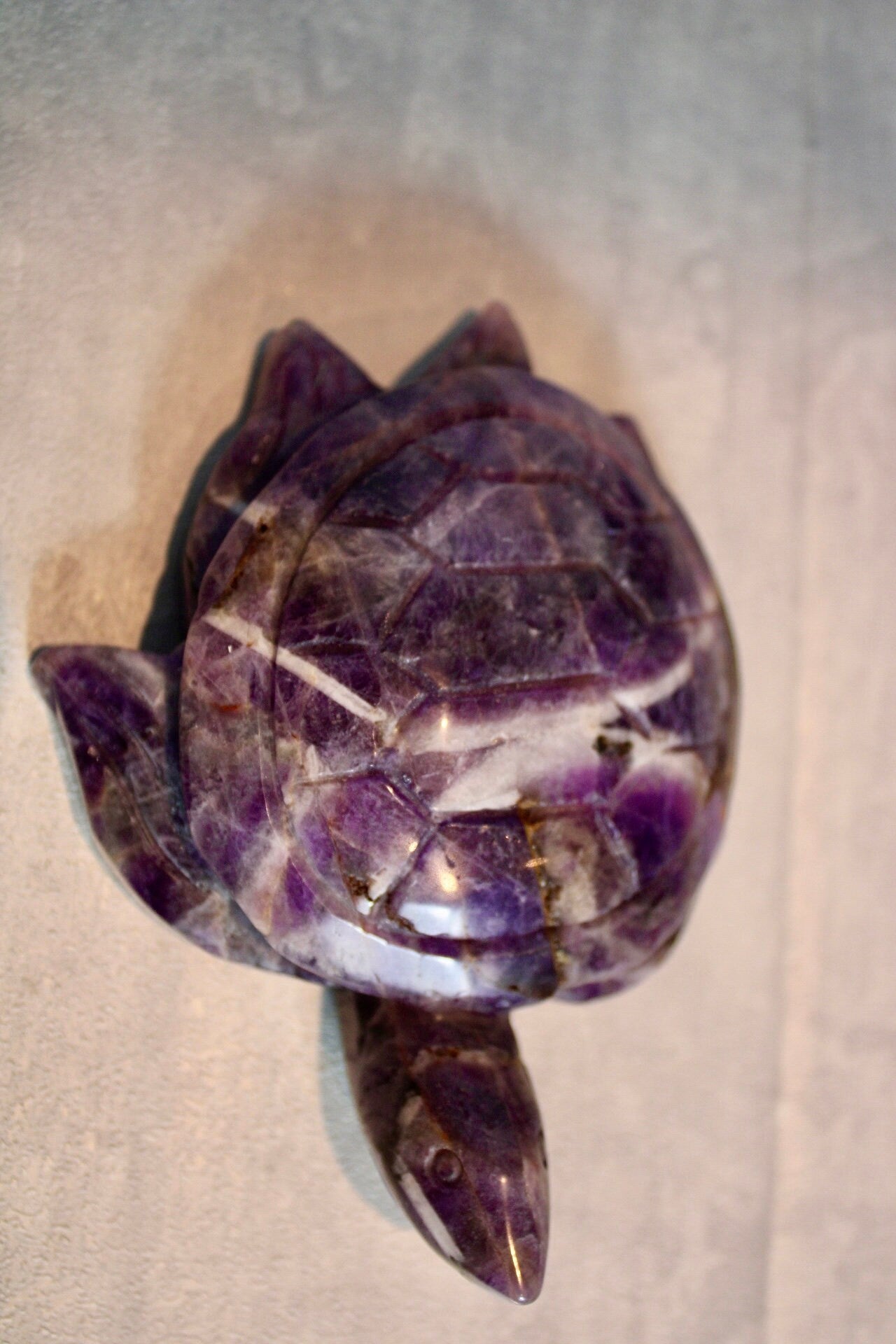 Large, Dream amethyst sea turtle carving 13CM (L) 10CM (L)