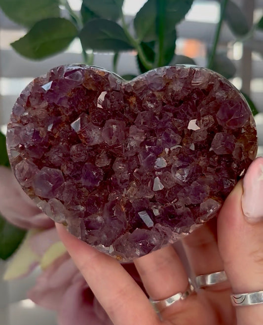 Uruguay, rainbow amethyst heart - comes with stand in purple berry tones