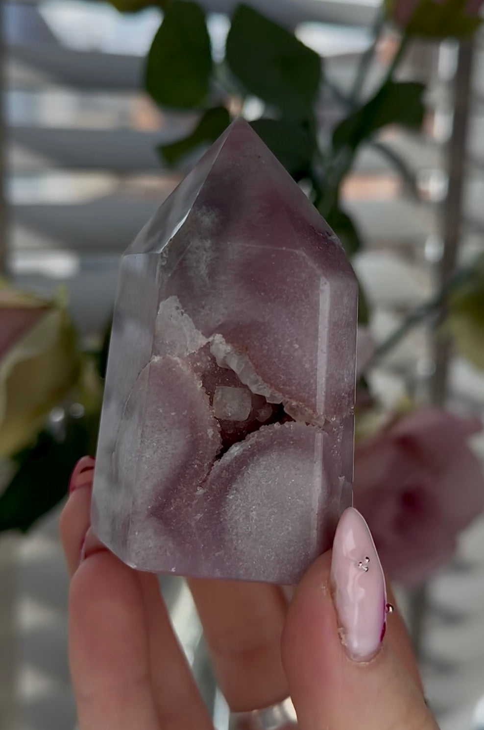 Pink amethyst tower in lilac tones 7.5cm(h) 5cm(w)