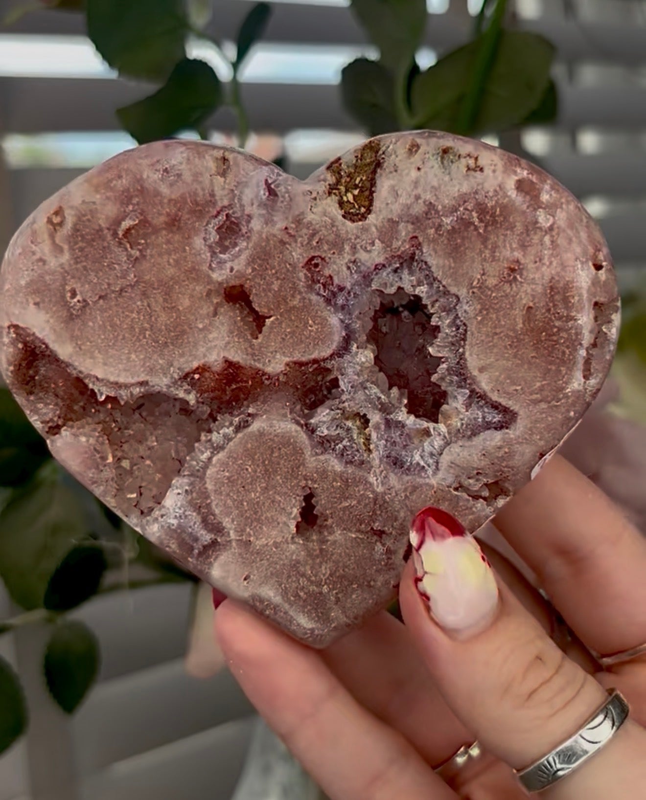 Pretty pink amethyst heart - comes with stand (10cm)