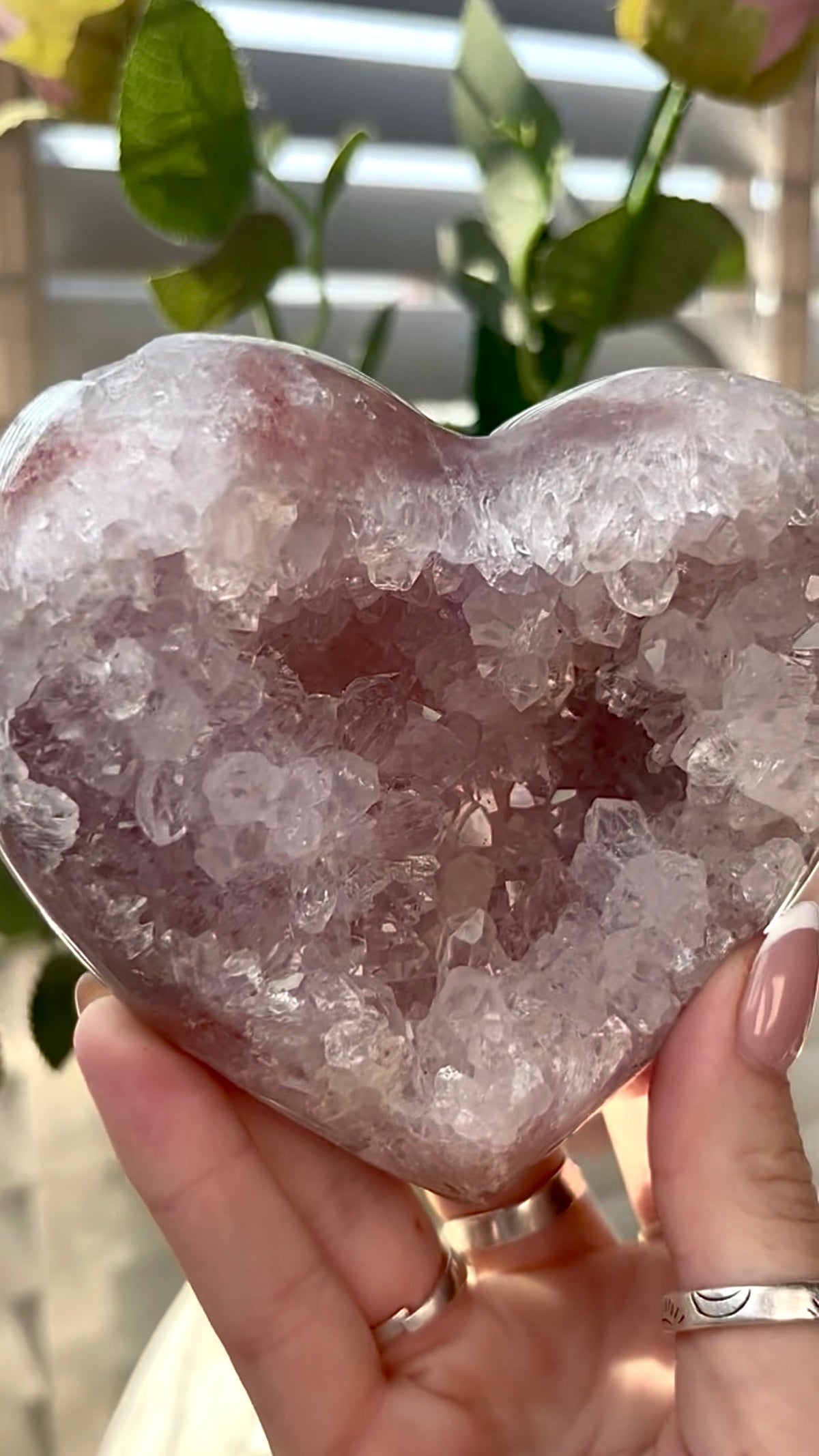 Gorgeous, hq, druzy quartz, pink amethyst heart- comes with stand