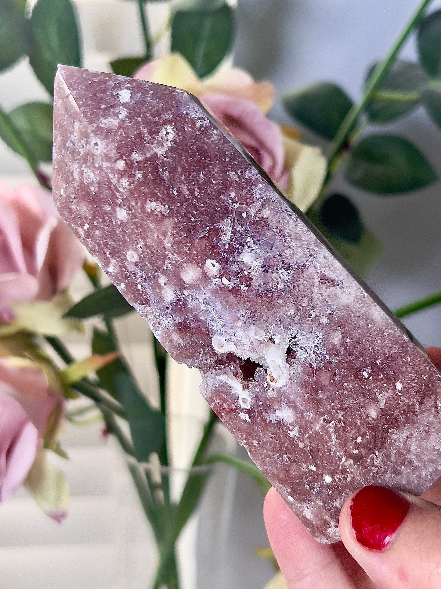 High grade, berry red pink amethyst tower 0.410g 13cm