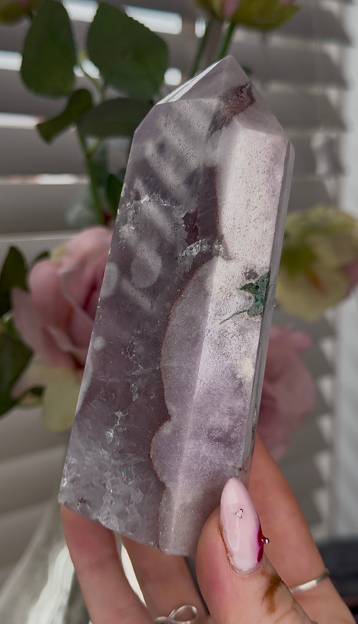 Hq Pink amethyst tower in lilac tones 14cm(h) 6cm(w)