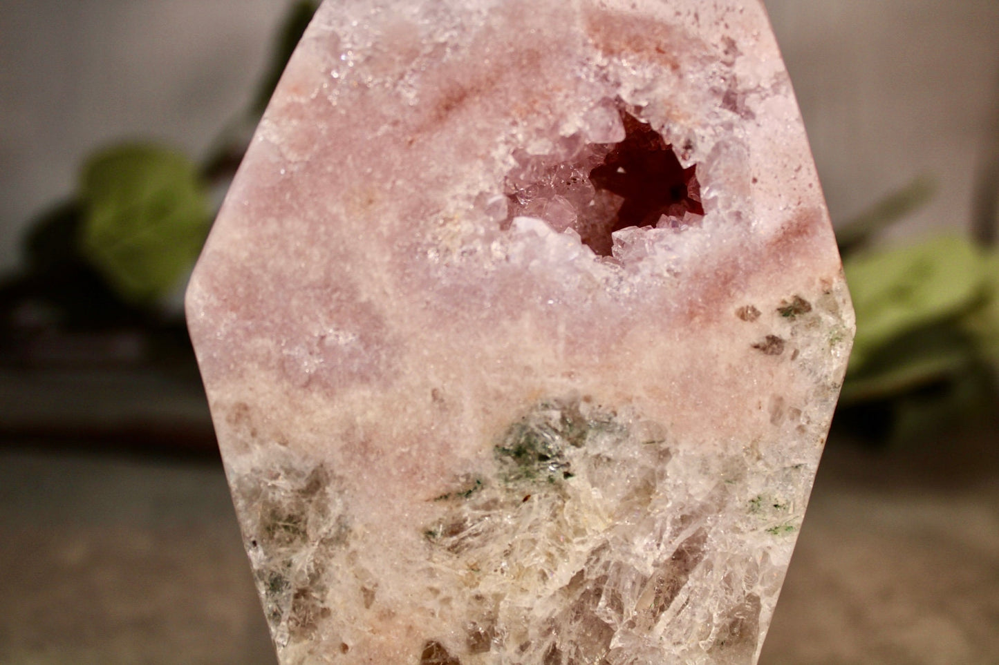 High grade, chunky, pink amethyst, coffin carving, with jasper & quartz 575g 12.5cm(L) 8cm(W)