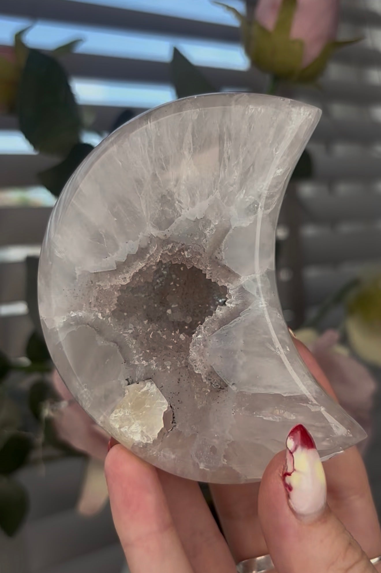 Beautiful, high quality, agate moon with druzy - stand included