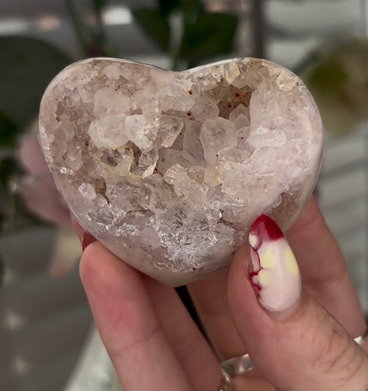 pink amethyst heart - comes with stand 6cm