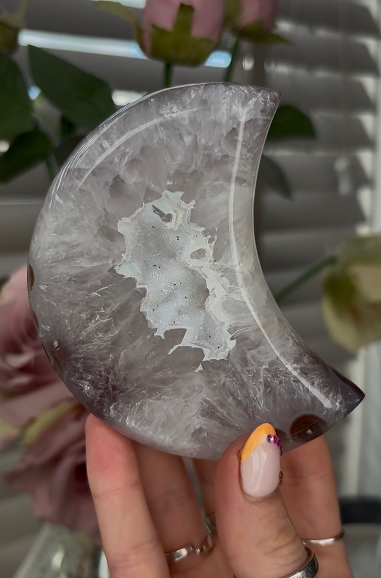 Beautiful, high quality, agate moon with druzy - stand included