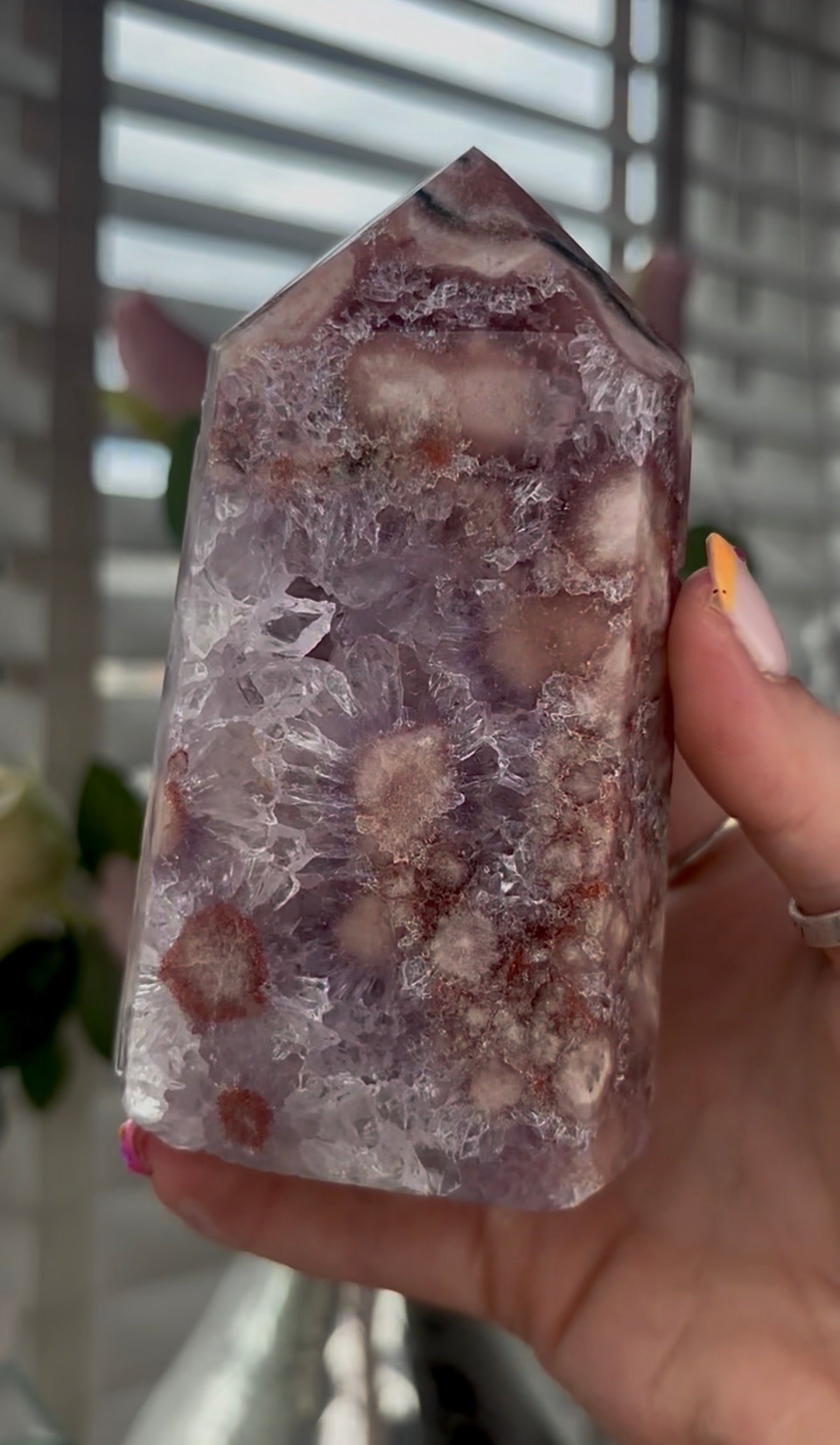 High quality, Pink amethyst tower, with quartz & flower patterns
