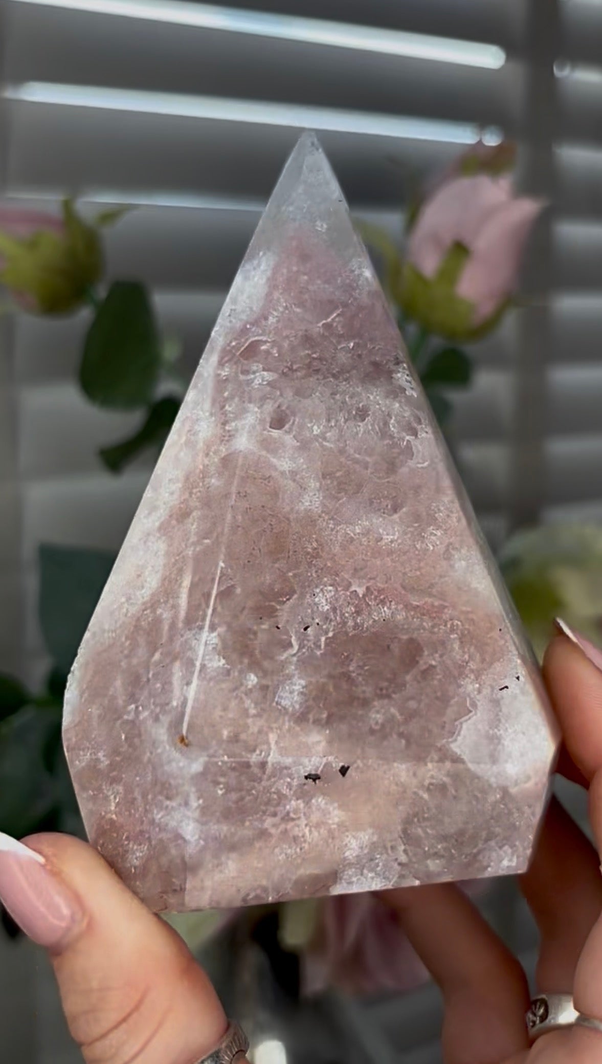 Beautiful, high grade, agate, self-standing, diamond with ligh pink druzy 12.6cm high