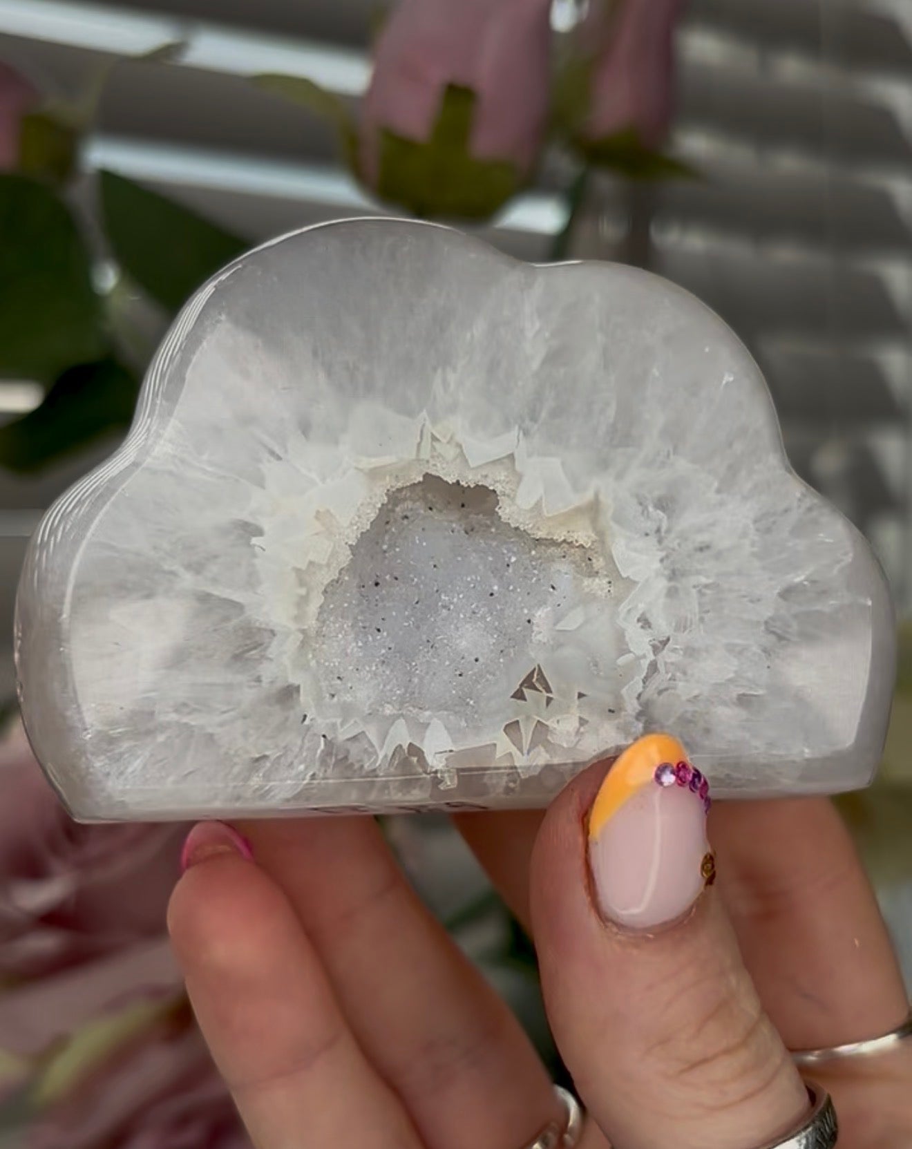 Beautiful, agate cloud with druzy