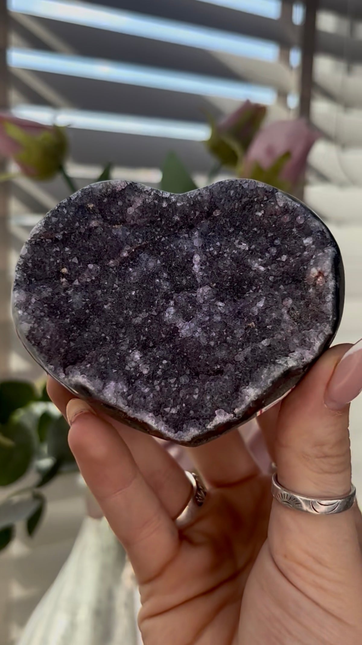 Uruguay amethyst heart - comes with stand