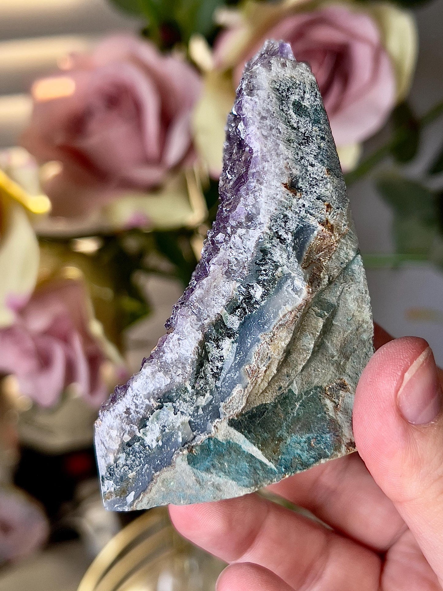 amethyst cutbase freeform - 205G 9CM(H) 5CM(W)