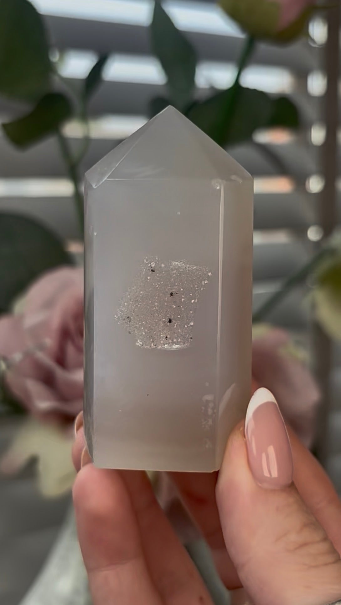 Beautiful, agate tower with druzy