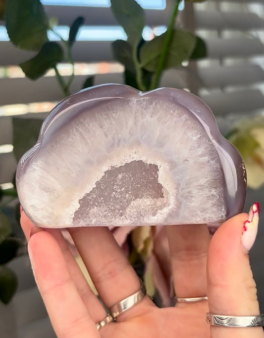 Beautiful, agate cloud with druzy