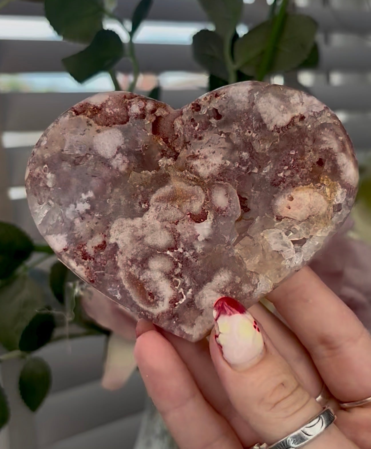 pink amethyst heart - comes with stand (10cm)