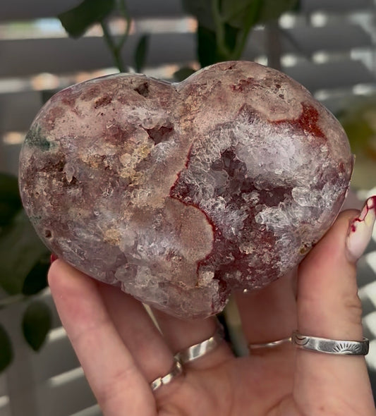 Beautiful druzy pink amethyst heart - comes with stand (10cm)