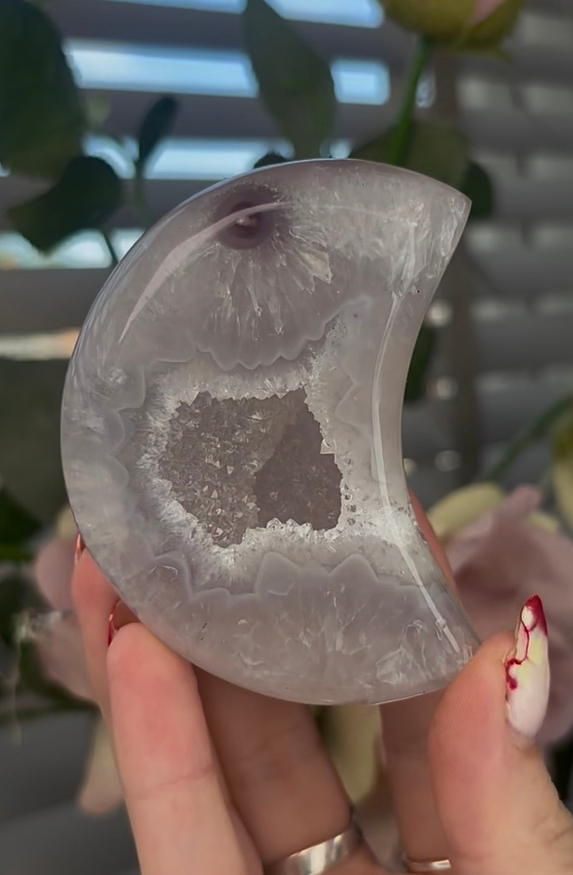 Beautiful, high quality, agate moon with druzy - stand included