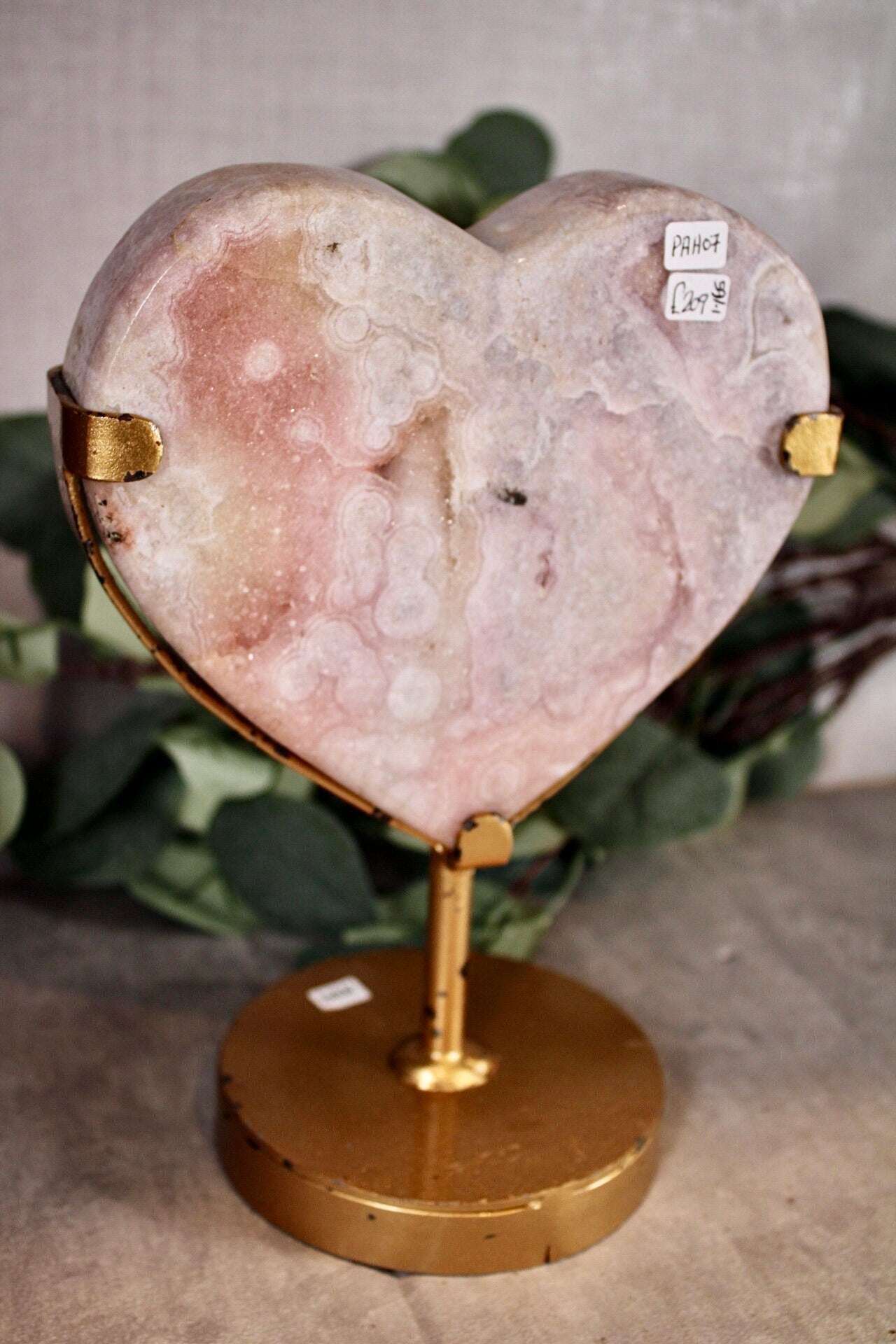 Peachy, pink amethyst heart on stand 1.165kg - paint is scratched off stand (can easily be repainted)