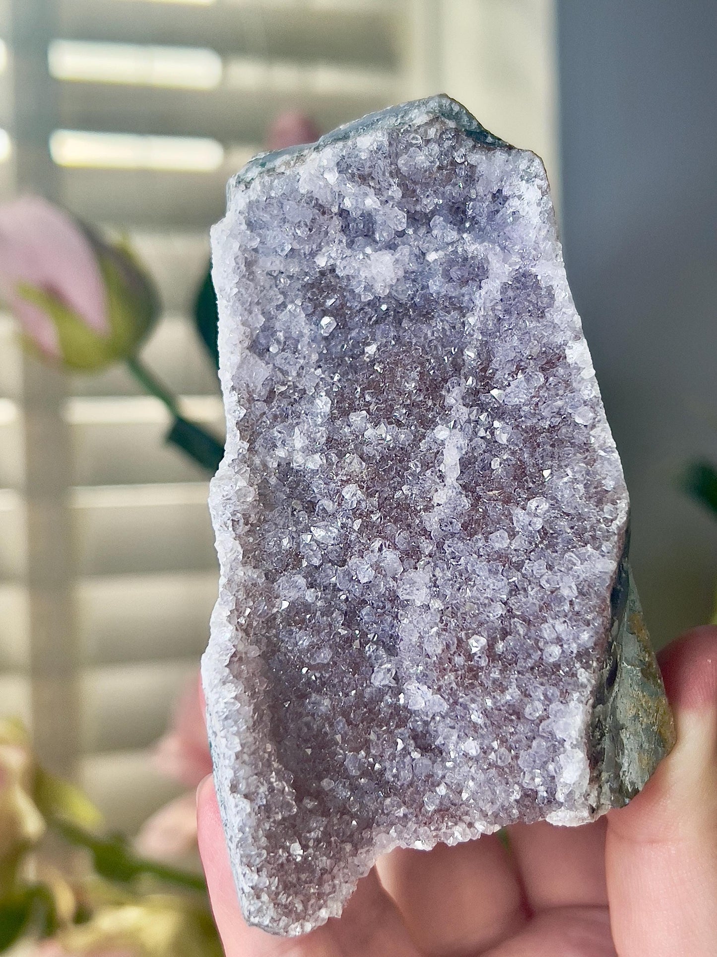 amethyst with pink/purpl tones cutbase freeform - 300g 9cm(h) 5cm(w)