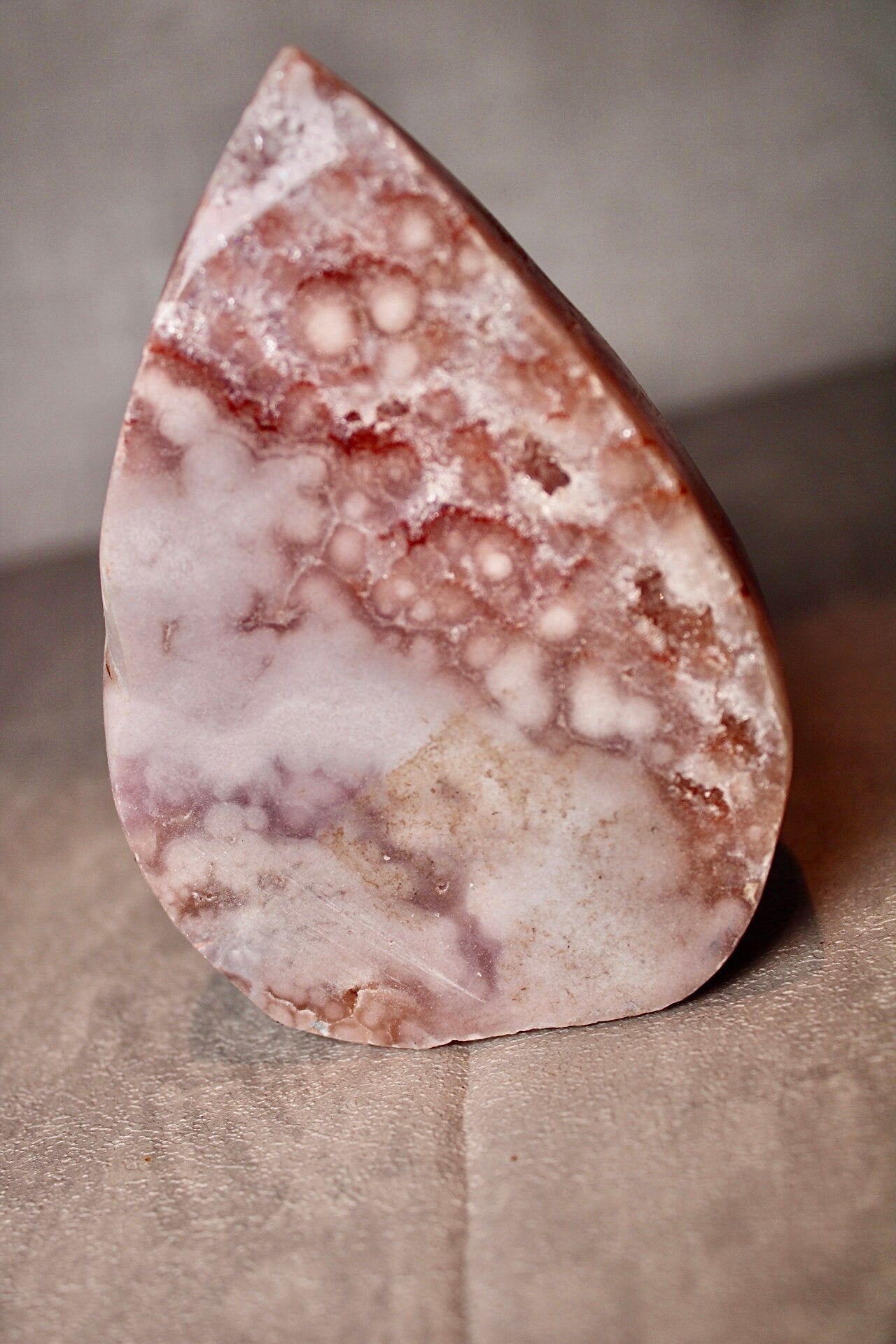 High grade, druzy, pink amethyst flame from Brazil 520g 11.5cm (h) 8cm (w)