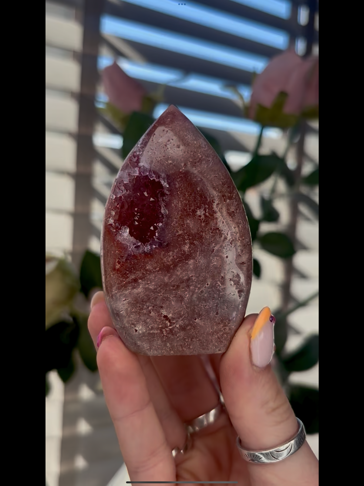 High grade, pink amethyst flame with in incredible quartz 135g (F2)