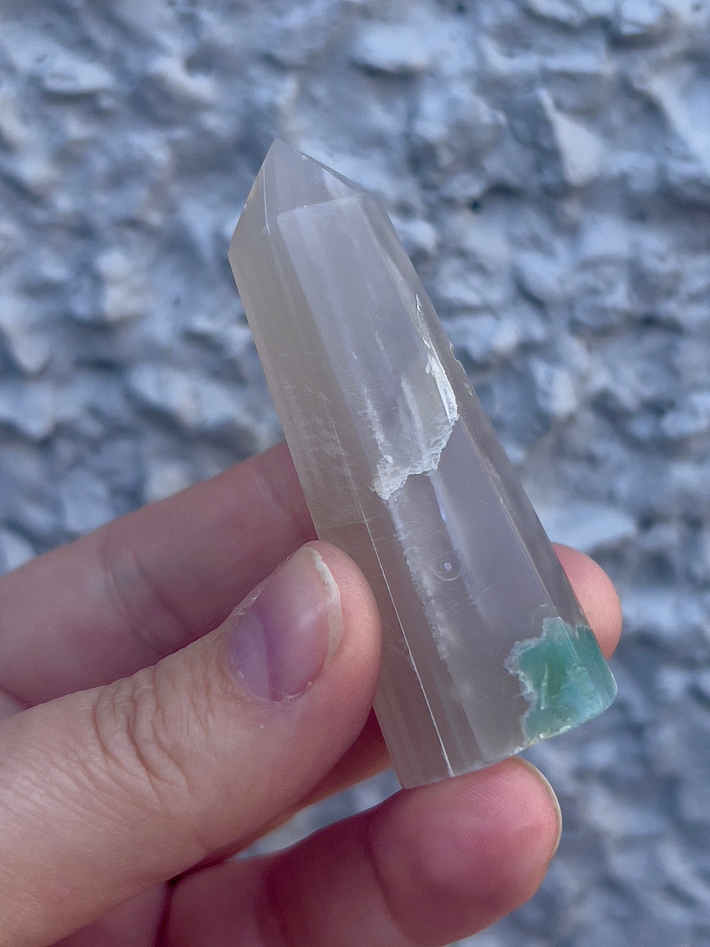 plain green flower agate tower