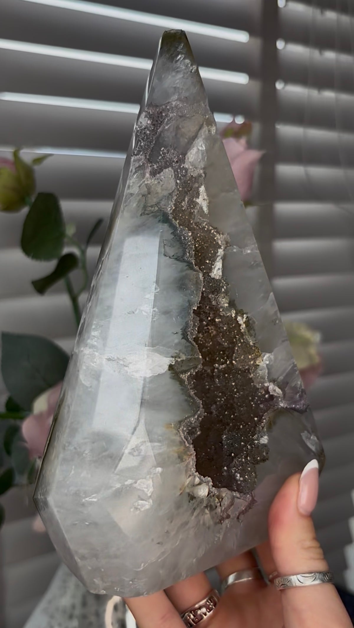 Beautiful, statement, high grade, agate, self-standing, diamond with gorgeous, green sugar druzy 20cm high