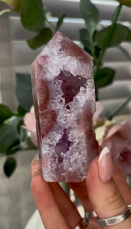 Beautiful, hq, Pink amethyst tower with quartz 9.7cm(h) by 4cm(w)