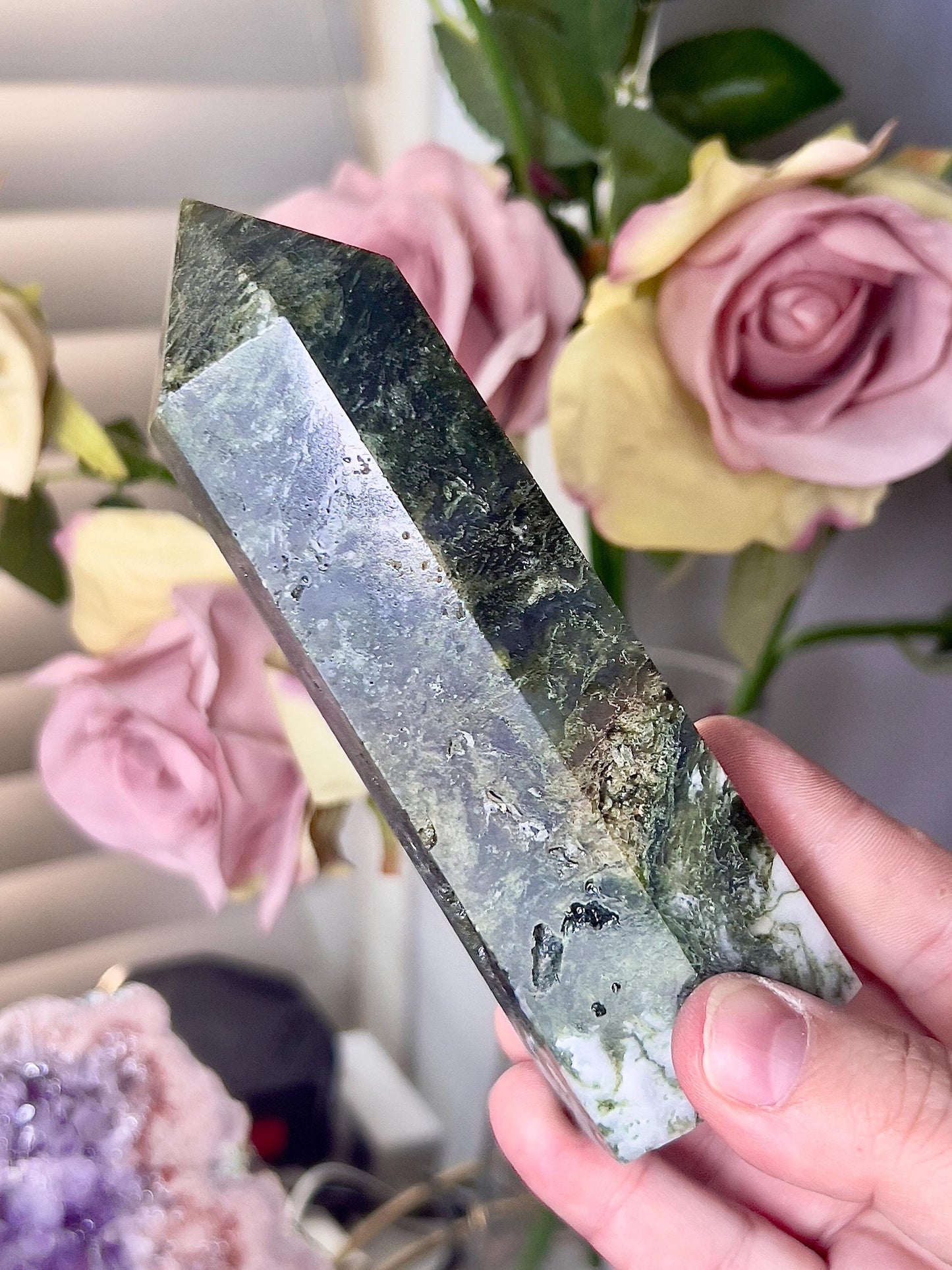 Large, moss agate tower 310g