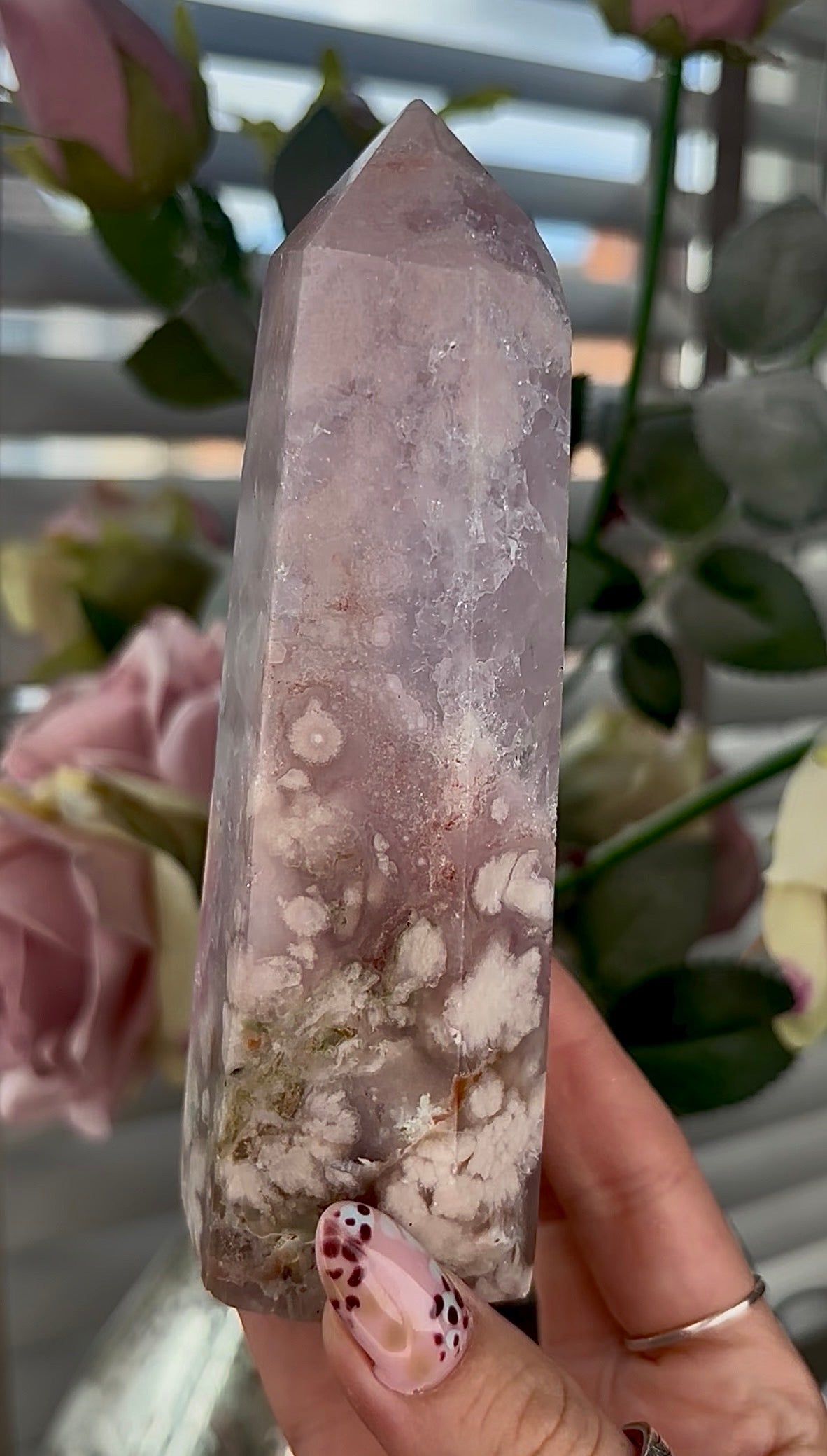 High grade, Pink amethyst Flower agate tower with high clarity quartz