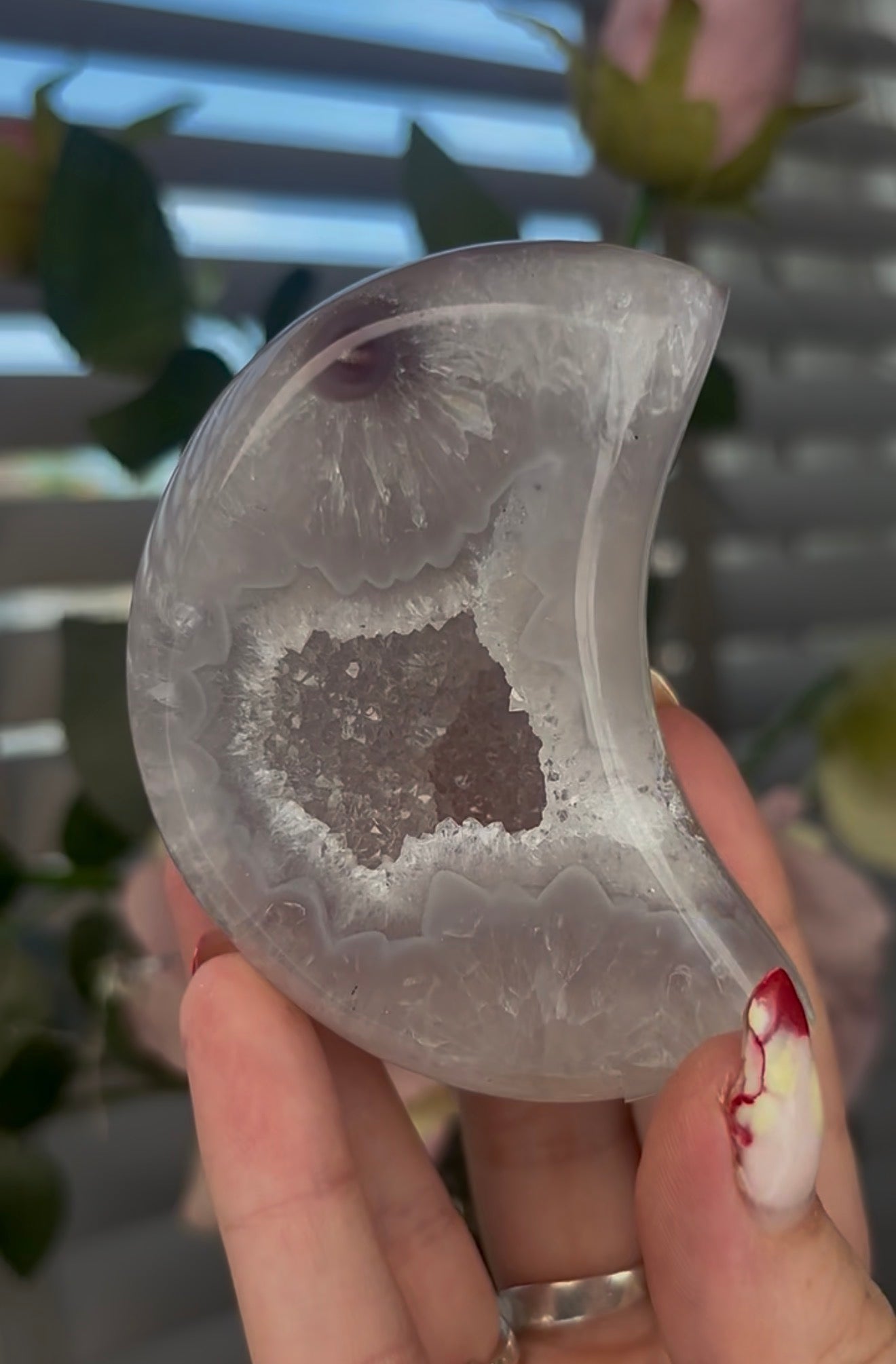 Beautiful, high quality, agate moon with druzy - stand included