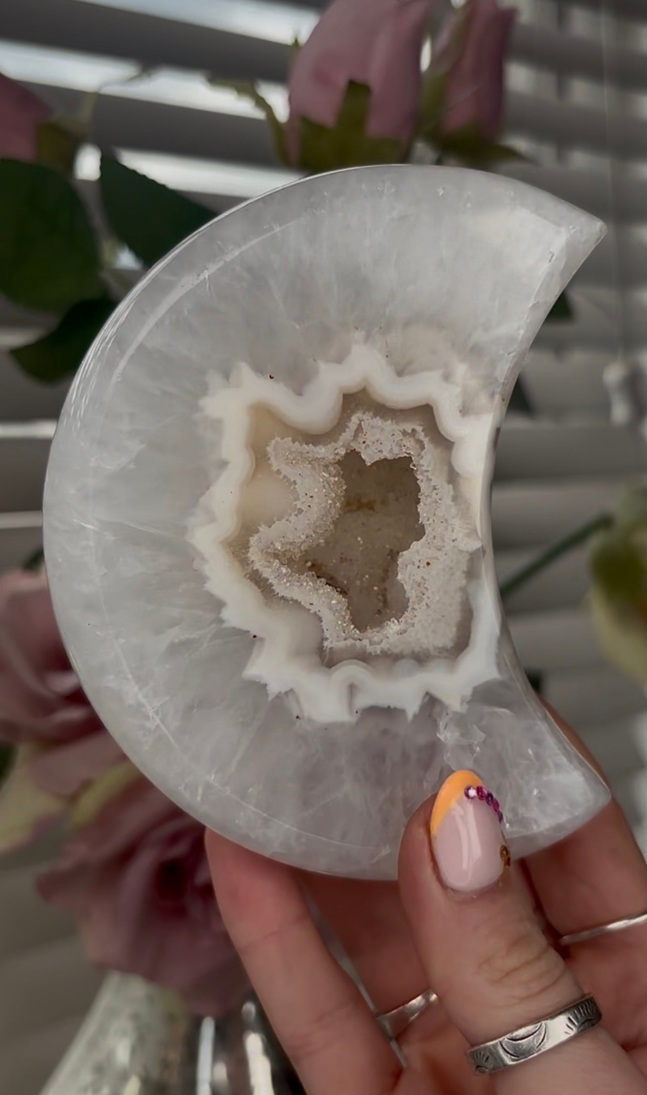 Beautiful, high quality, agate moon with druzy - stand included