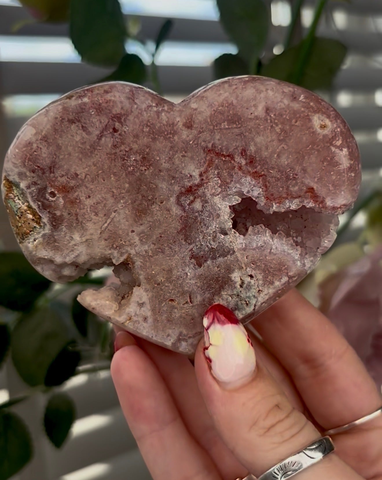 pink amethyst heart - comes with stand (8cm)