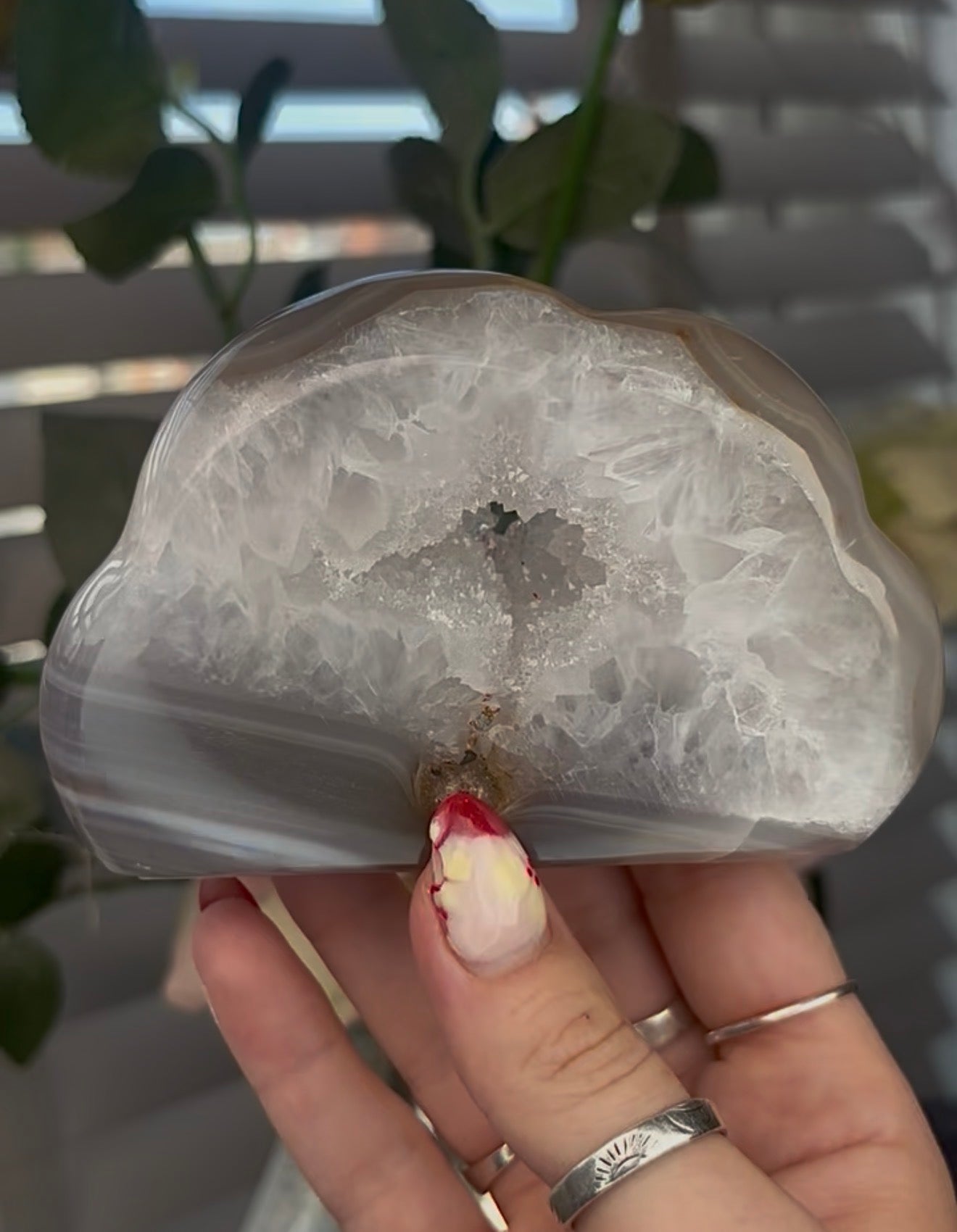 Beautiful, agate cloud with druzy
