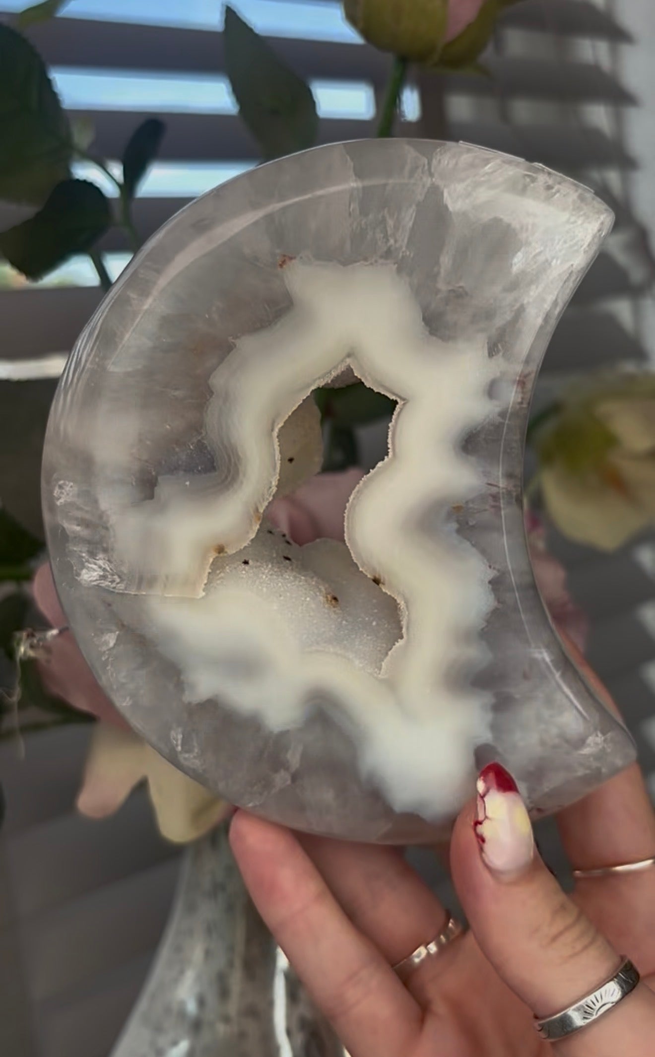 Beautiful, high quality, agate moon with druzy - stand included
