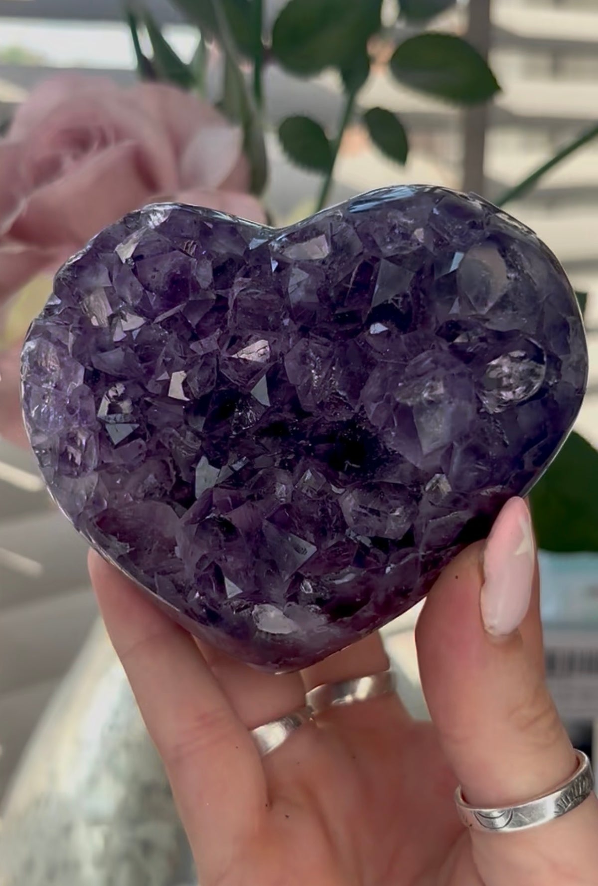 Uruguay, amethyst heart - comes with stand in purple tones