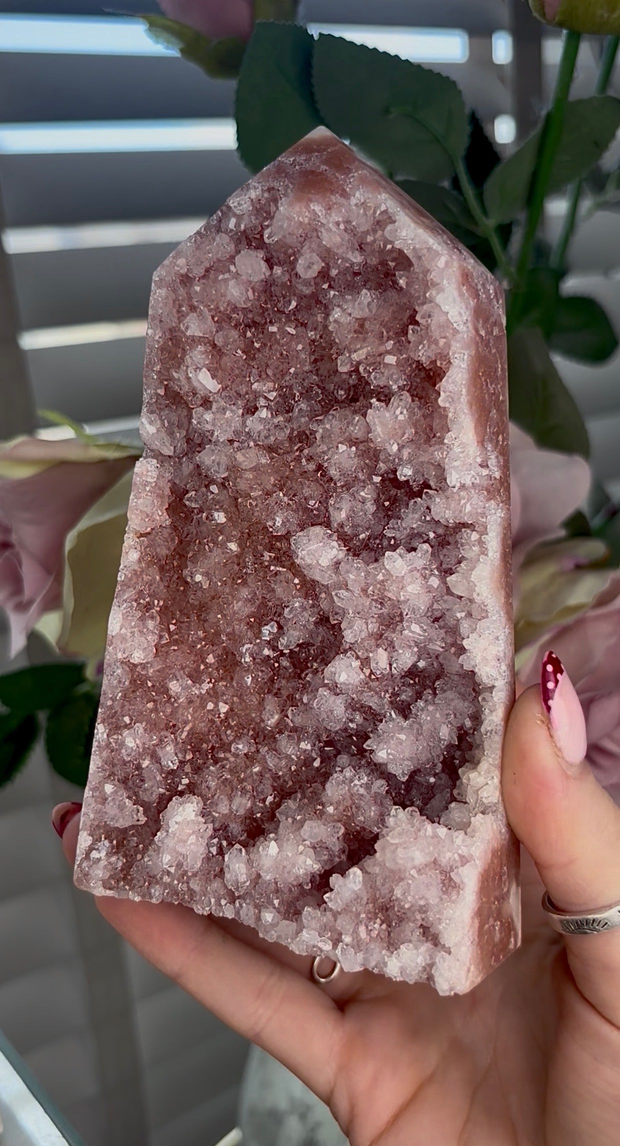Hq druzy Pink amethyst tower 15cm(h)
