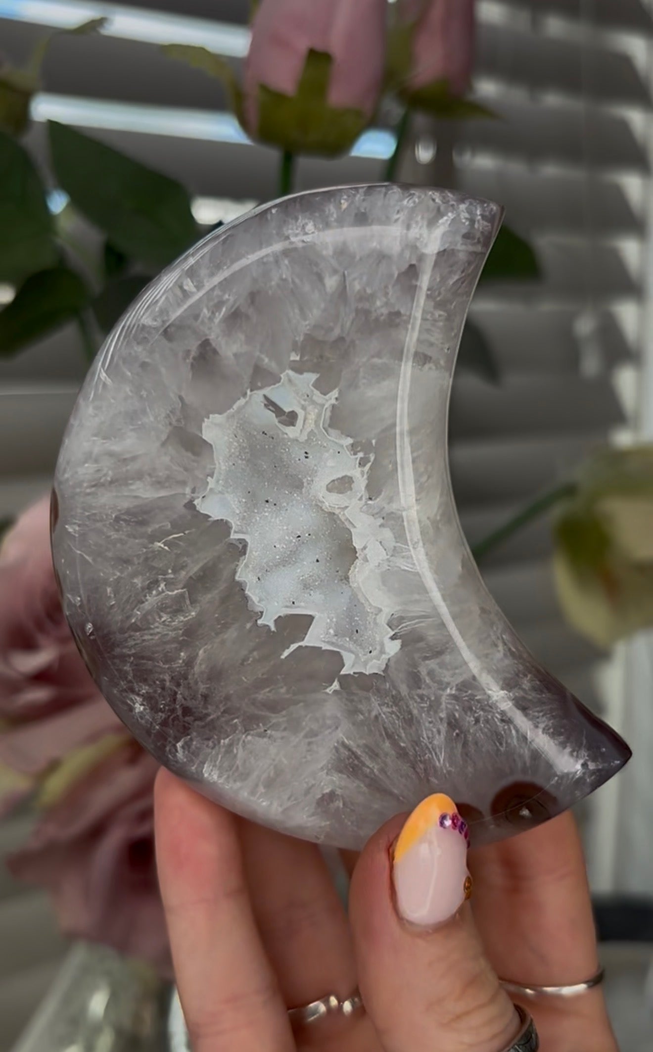 Beautiful, high quality, agate moon with druzy - stand included