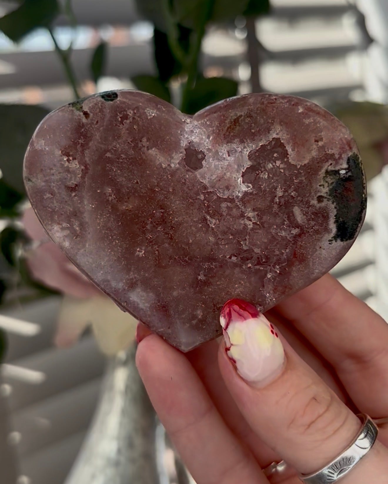 pink amethyst heart - comes with stand 8cm