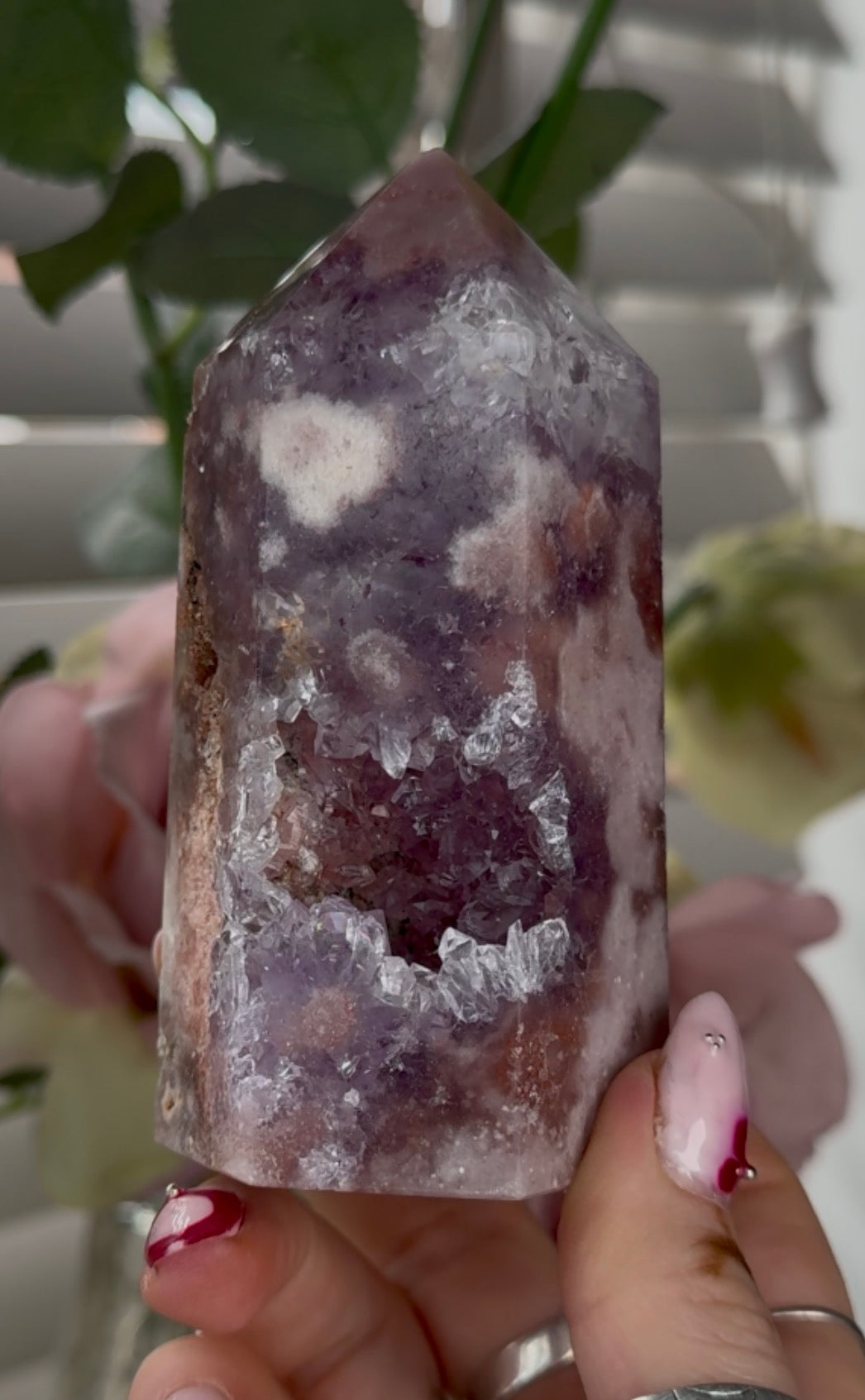 High quality Pink amethyst tower in purple & lilac tones 10.5(h) 5cm(w)